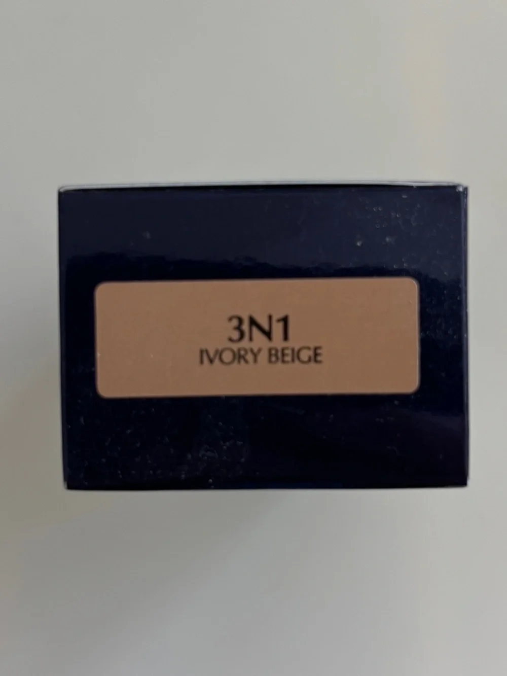 Estée Lauder Futurist SkinTint Serum Foundation SPF 20 3N1 Ivory Beige